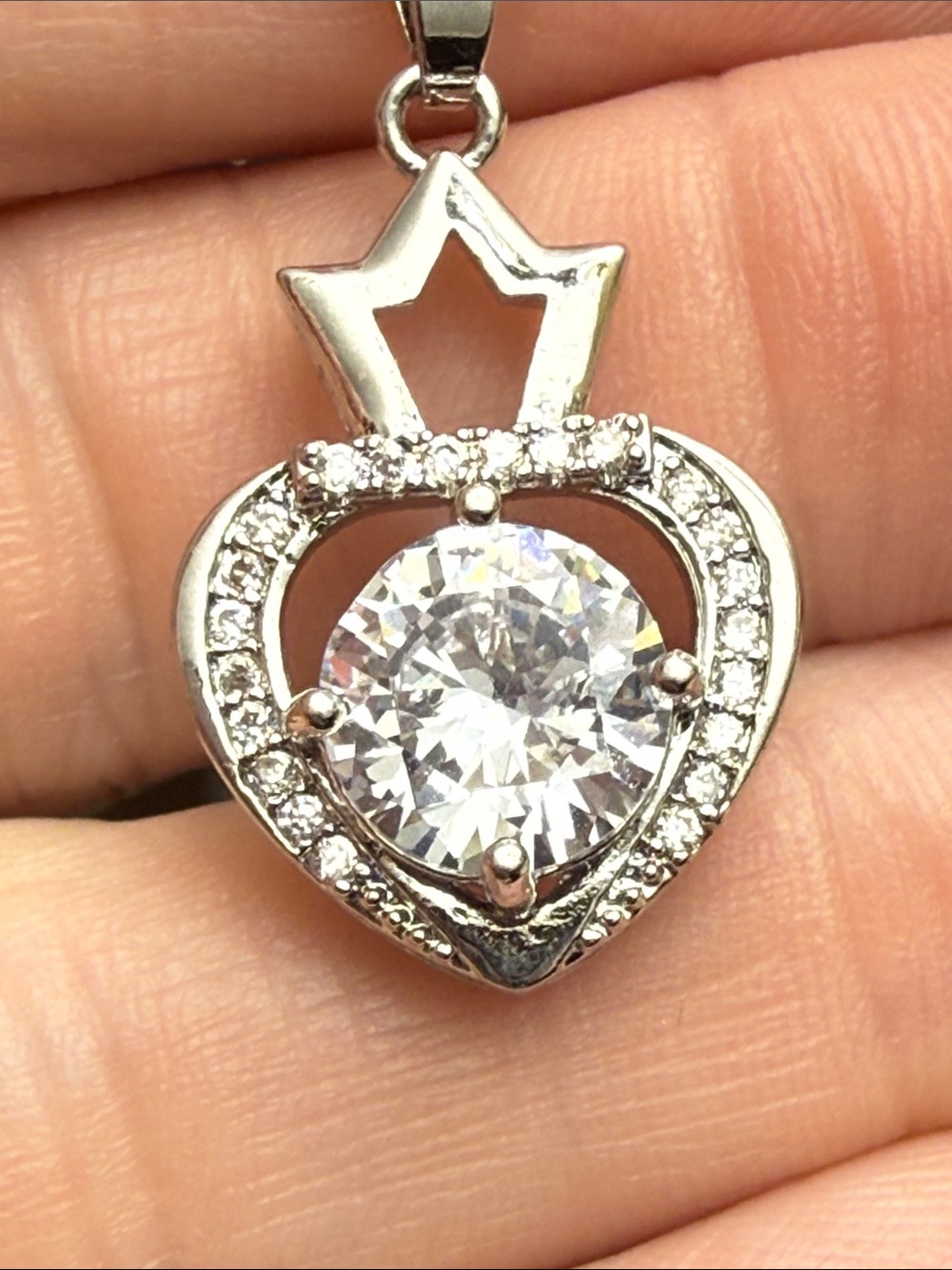 Moissanite Diamond Heart Pendant QUEEN pendant Sterling silver necklace NEW